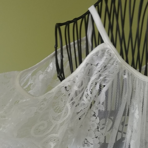 🌟HOST PICK 🌟 Dress Coverup, white lace size "M" but can fit size "L" - Picture 4 of 6